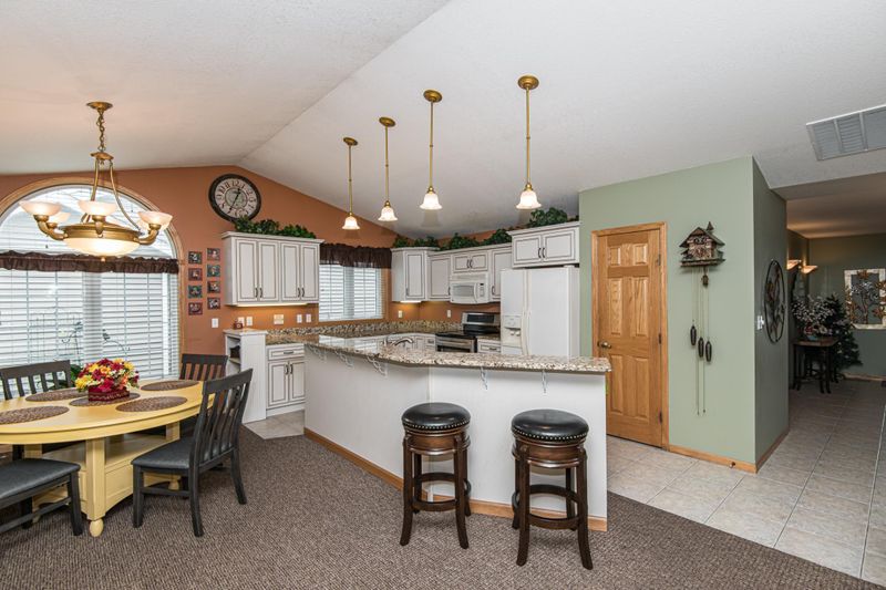 1303 5th St NW, Dodge Center, MN 55927