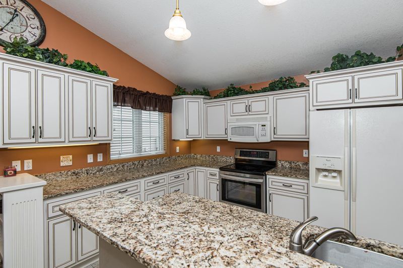 1303 5th St NW, Dodge Center, MN 55927