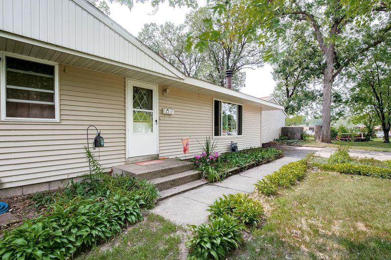 8217 Iris Dr N, Brooklyn Park, MN 55428