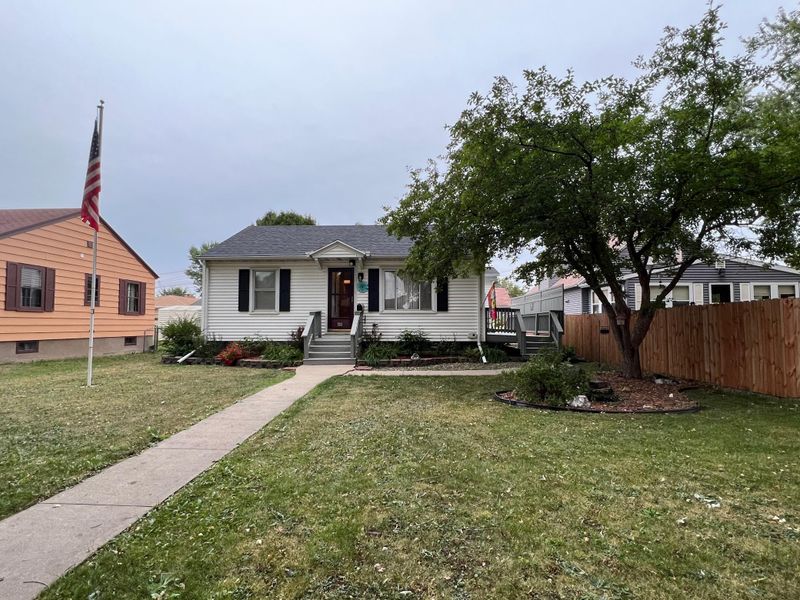 703 10th St S, Virginia, MN 55792