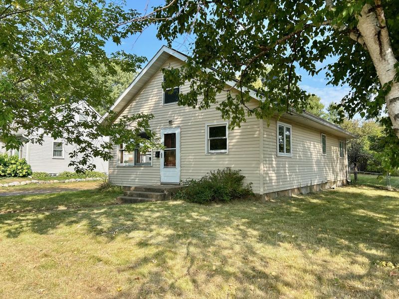 615 4th St SW, Crosby, MN 56441