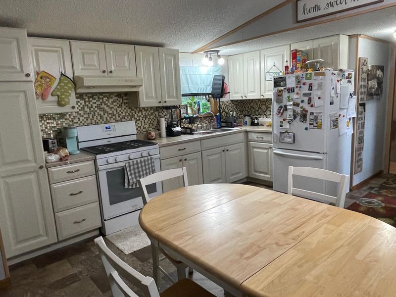 57259 406th St, Warroad, MN 56763