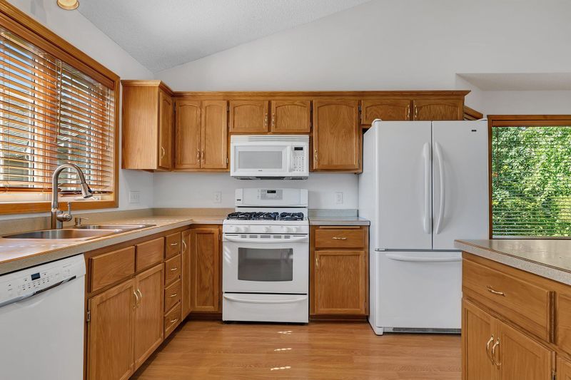 14463 Hummingbird Ct NW, Andover, MN 55304