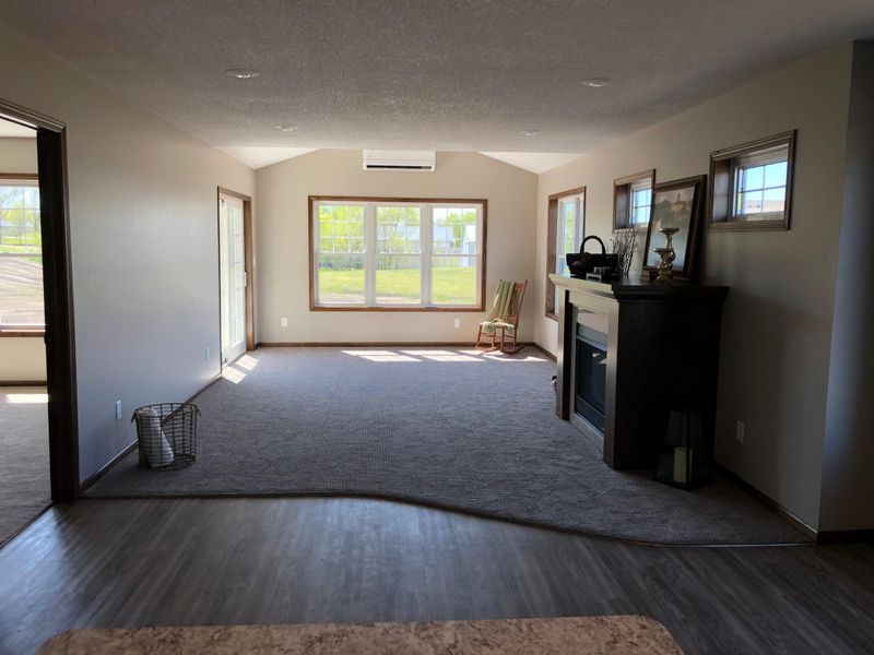 442 Meadowview Ct, Paynesville, MN 56362