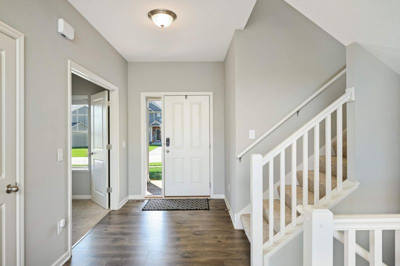 4647 Copper Ridge Dr, Woodbury, MN 55129
