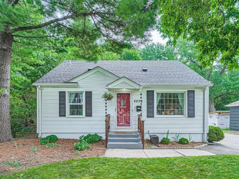 4623 Ivanhoe Pl, Columbia Heights, MN 55421
