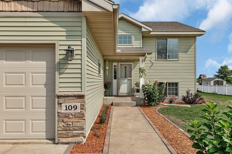 109 Lone Ridge Ln, Foley, MN 56329