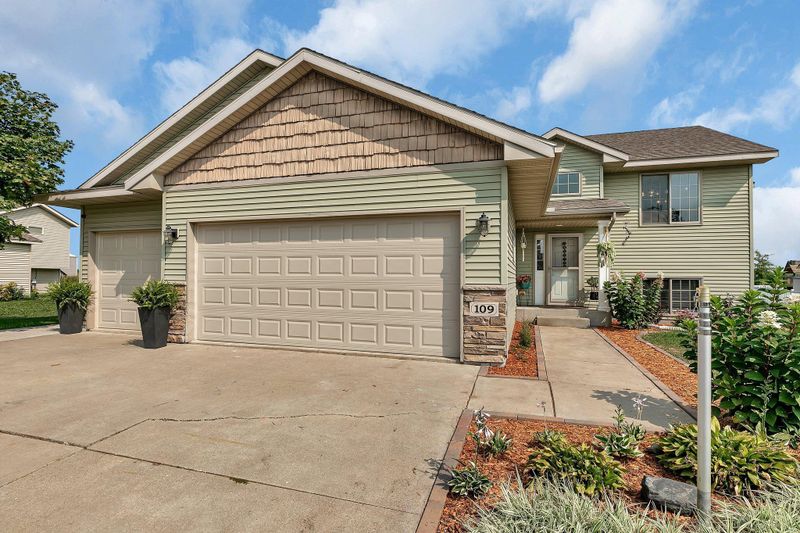 109 Lone Ridge Ln, Foley, MN 56329