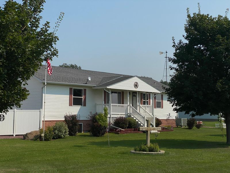 53631 830th St, Jackson, MN 56143