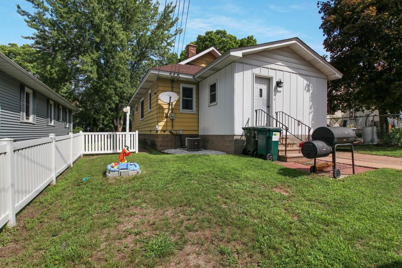 1217 Emery St, Eau Claire, WI 54701