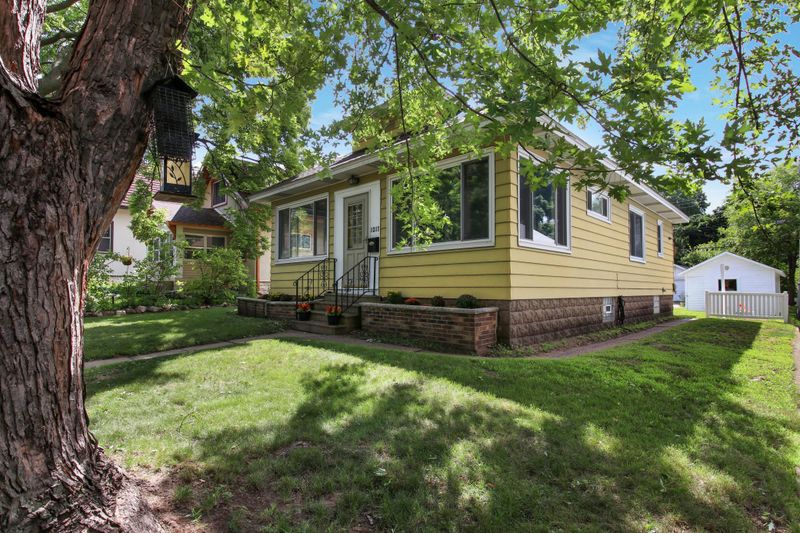 1217 Emery St, Eau Claire, WI 54701