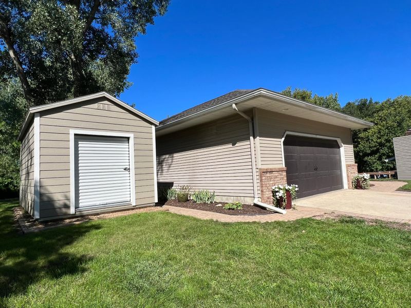 223 Sylvan Dr, Fairmont, MN 56031