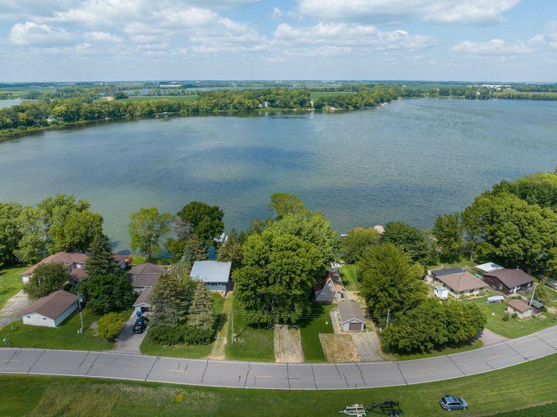 26940 Sioux Trl, Madison Lake, MN 56063