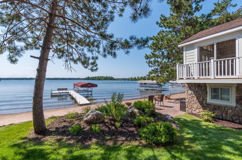 1295 Sun Valley Dr, East Gull Lake, MN 56401