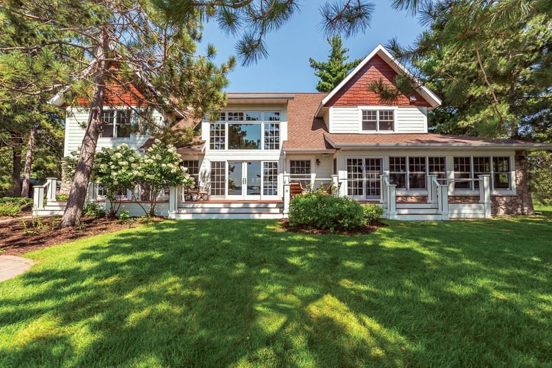 1295 Sun Valley Dr, East Gull Lake, MN 56401
