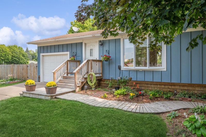 560 Quinn Ave NW, Elk River, MN 55330