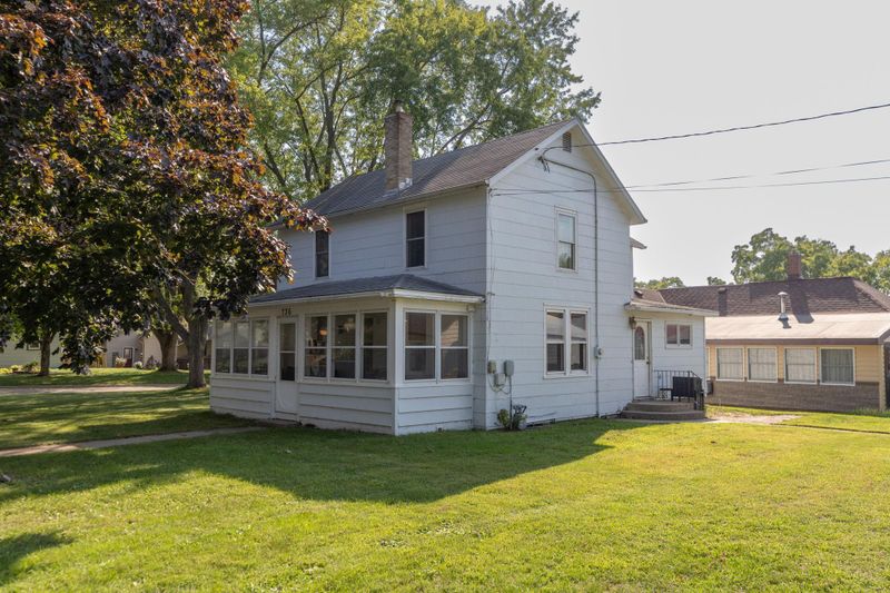 736 Jefferson Ave, Wabasha, MN 55981
