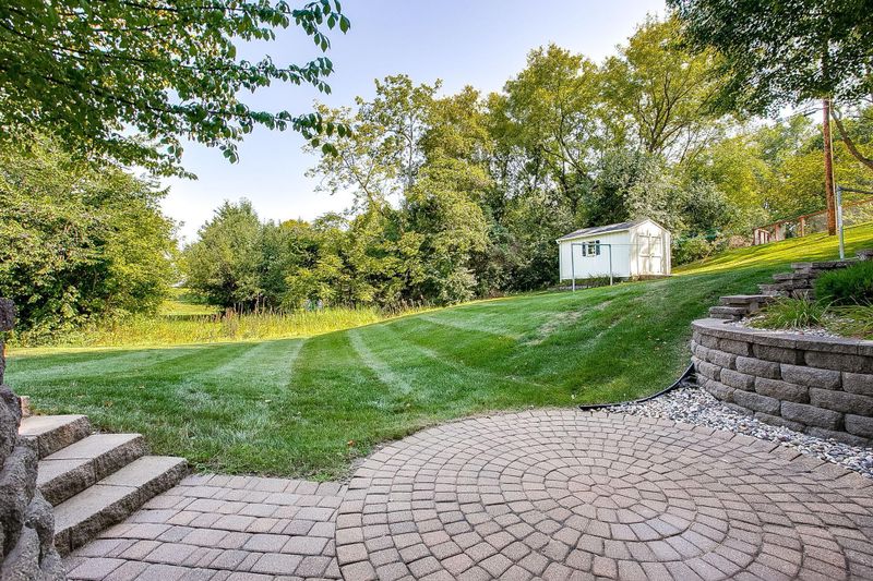 4185 Maplewood Rd, Saint Bonifacius, MN 55375