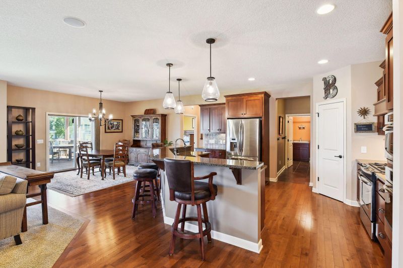 959 Monarch Trl, Eagan, MN 55123