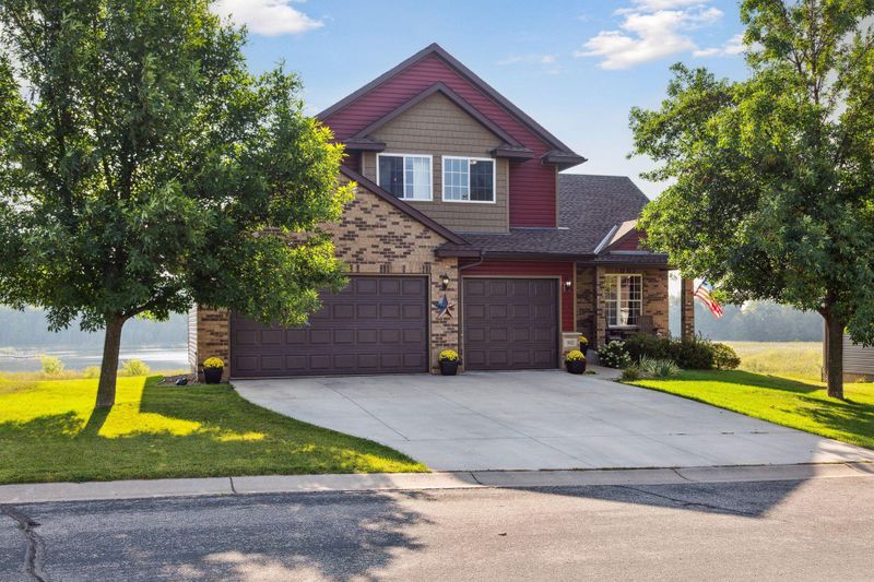 502 Pond View Dr SE, Lonsdale, MN 55046