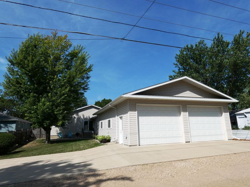 2833 Oak Ave, Slayton, MN 56172