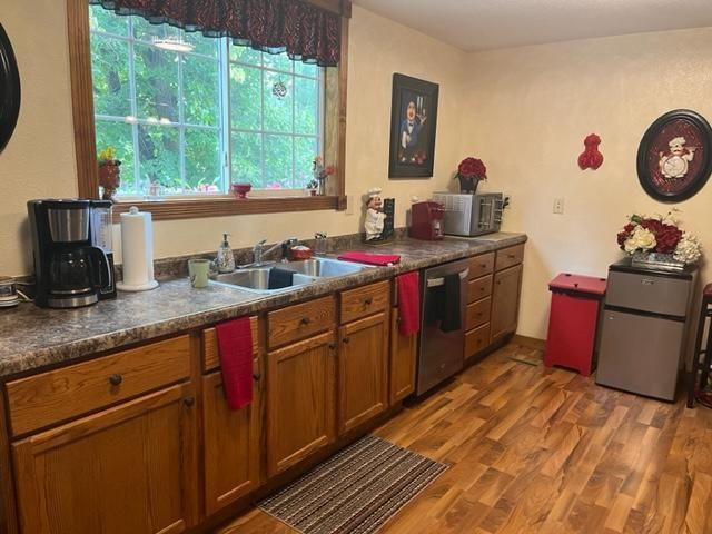 300 Central Dr W, Braham, MN 55006