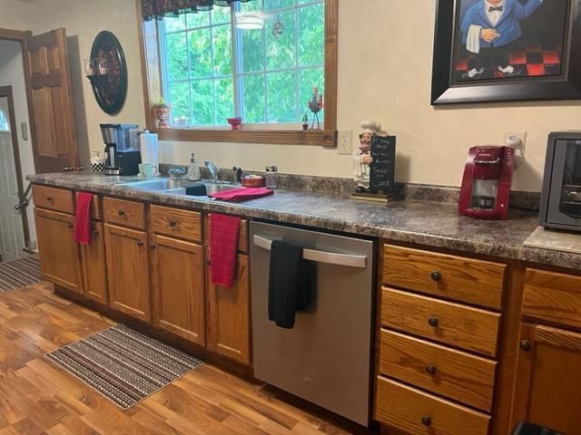 300 Central Dr W, Braham, MN 55006