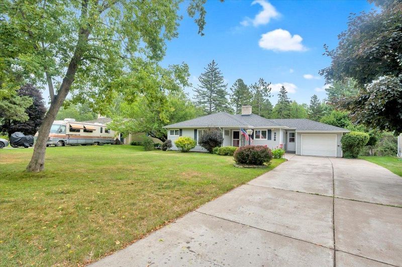 3708 Greysolon Rd, Duluth, MN 55804