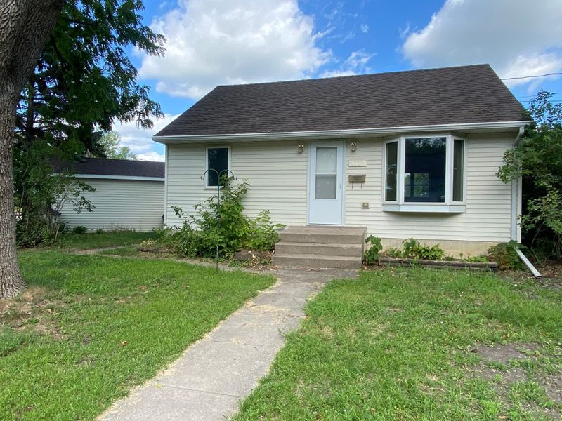 1130 Park Ave, Morris, MN 56267