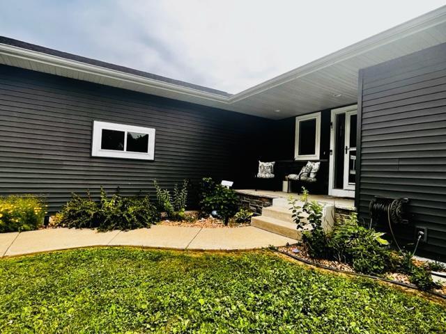 901 Brook St, Brownsville, MN 55919