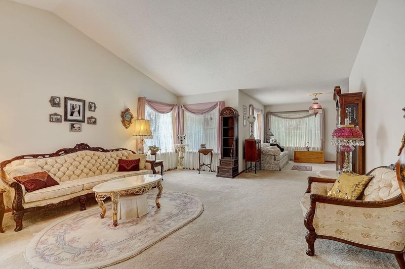 1110 Melody Ct NW, Isanti, MN 55040