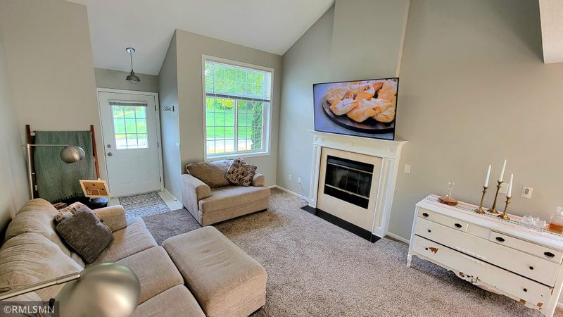 496 Heartland Ct, Chanhassen, MN 55317