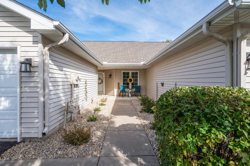 17265 Deerfield Dr SE, Prior Lake, MN 55372