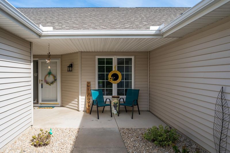 17265 Deerfield Dr SE, Prior Lake, MN 55372