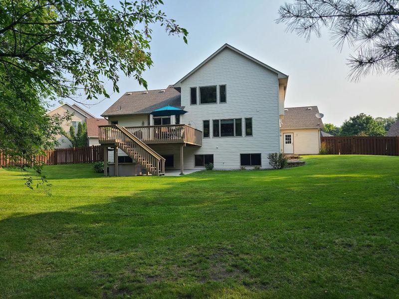1712 Windsor Cir, Shakopee, MN 55379
