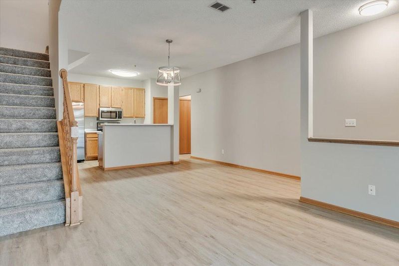 8577 Cortland Rd, Eden Prairie, MN 55344