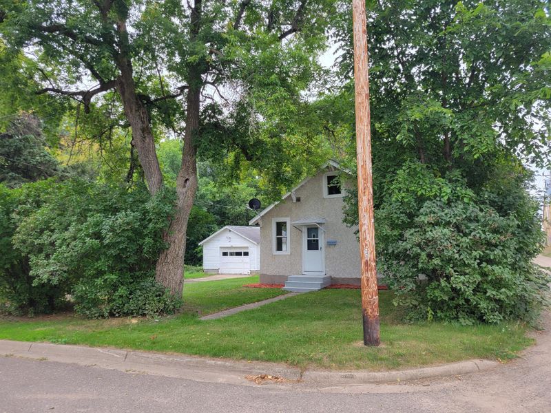 302 SE 15th St, Brainerd, MN 56401