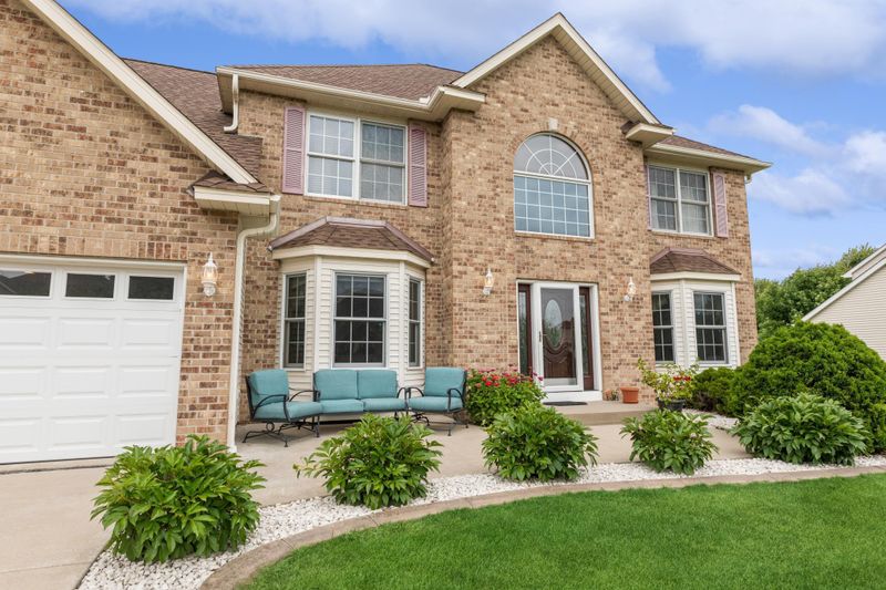 17795 Hickory Trl, Lakeville, MN 55044