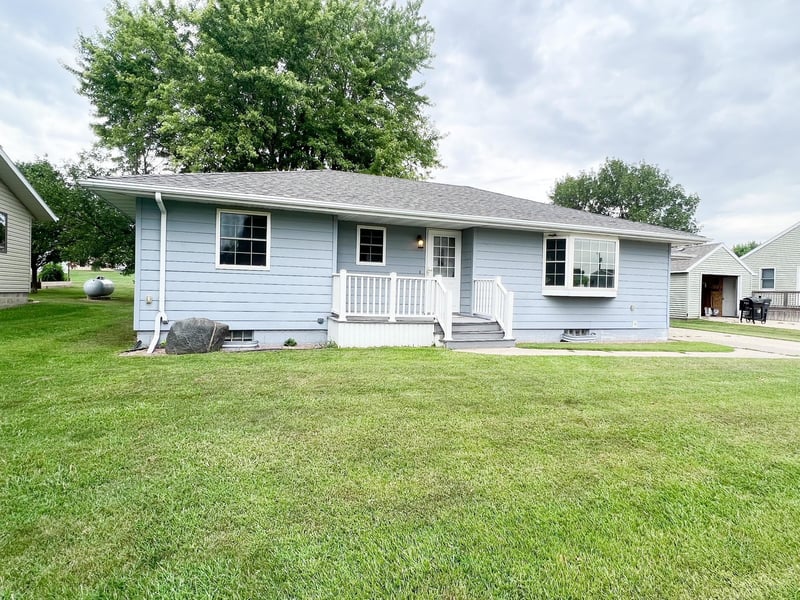 607 5th Ave, Wilmont, MN 56185