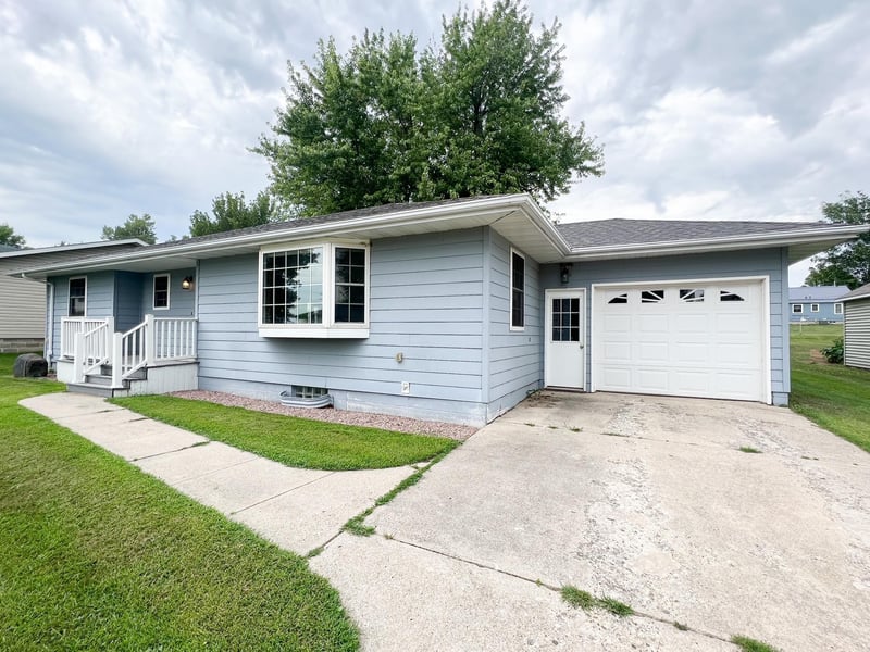 607 5th Ave, Wilmont, MN 56185