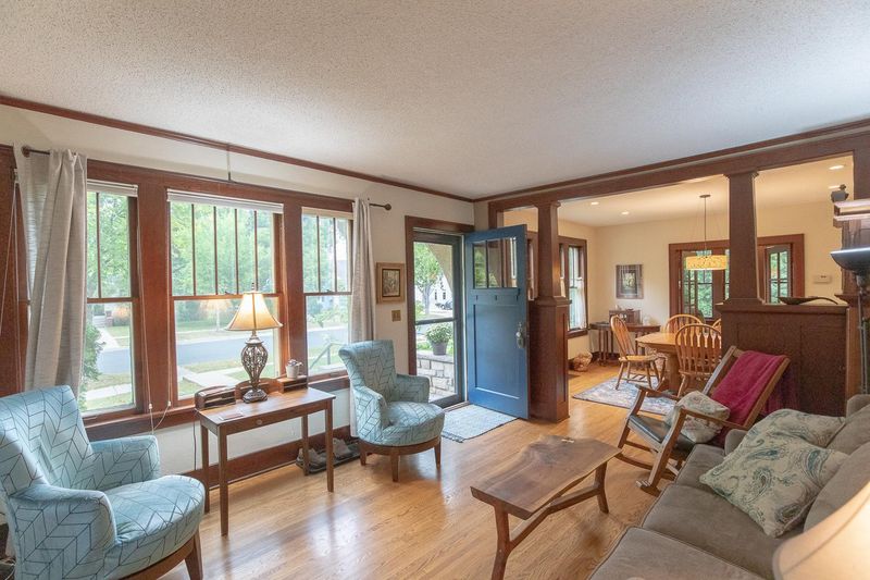 915 2nd St W, Northfield, MN 55057