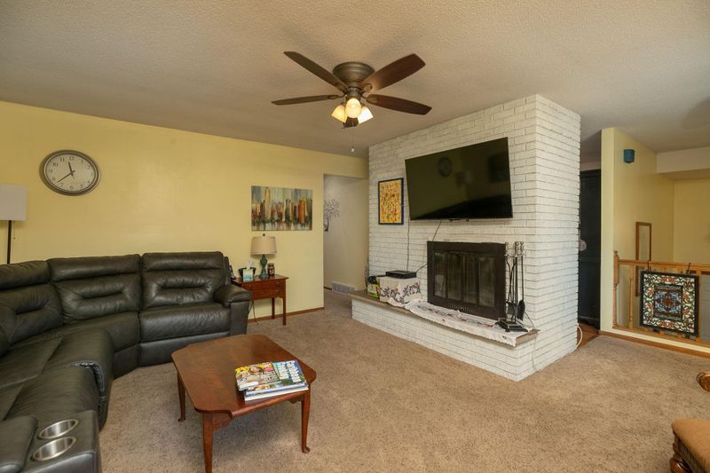 702 16 1/2 St SE, Rochester, MN 55904