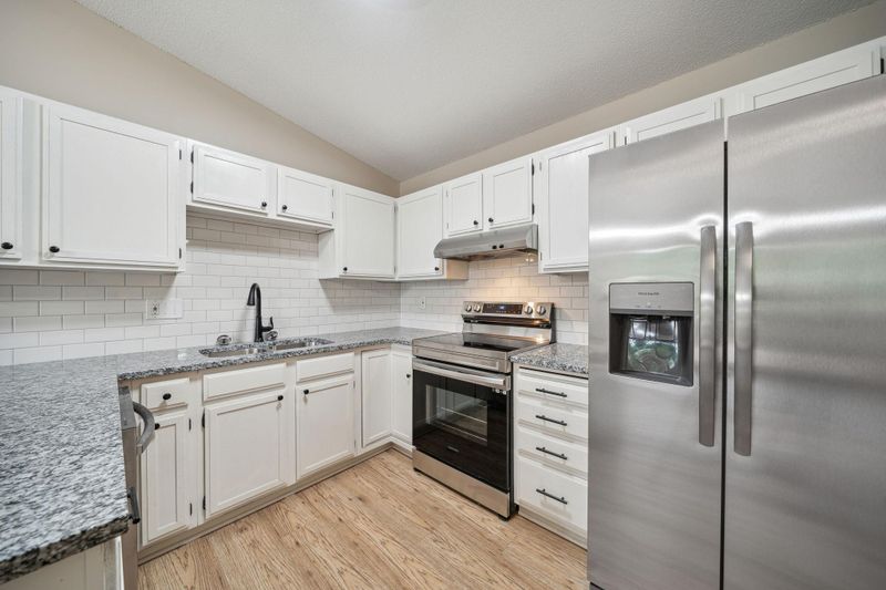 7040 Chaparral Ln, Chanhassen, MN 55317
