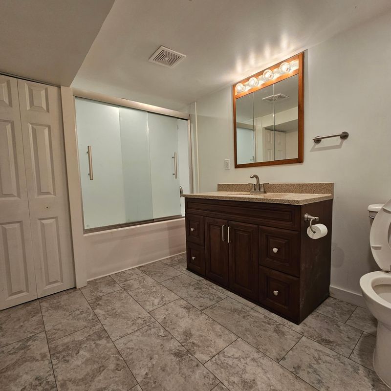 1043 Loeb St, Saint Paul, MN 55117