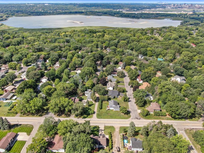 720 Mcknight Rd S, Maplewood, MN 55119