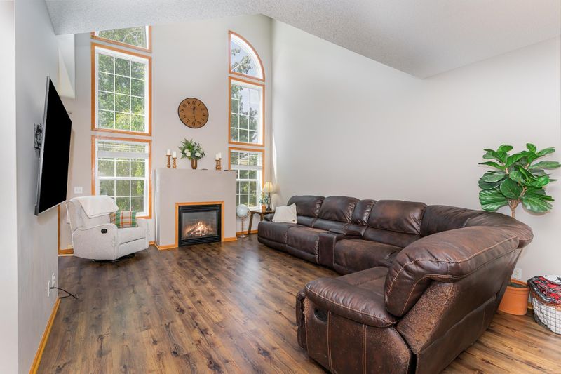 15271 Florist Cir #22, Apple Valley, MN 55124