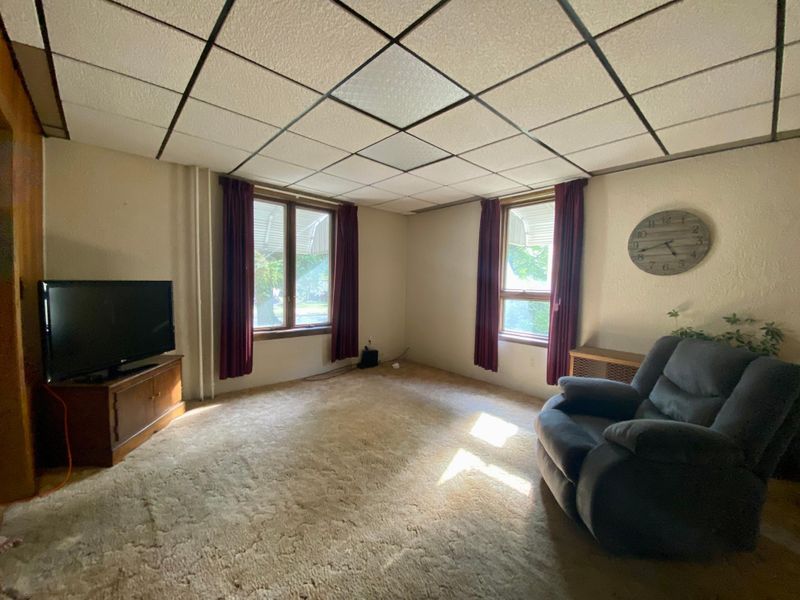 513 6th St S, Virginia, MN 55792