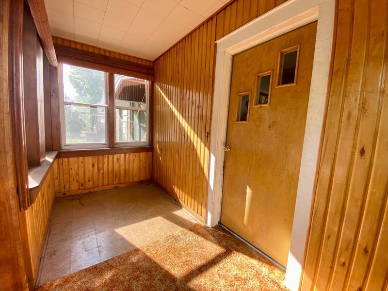 513 6th St S, Virginia, MN 55792