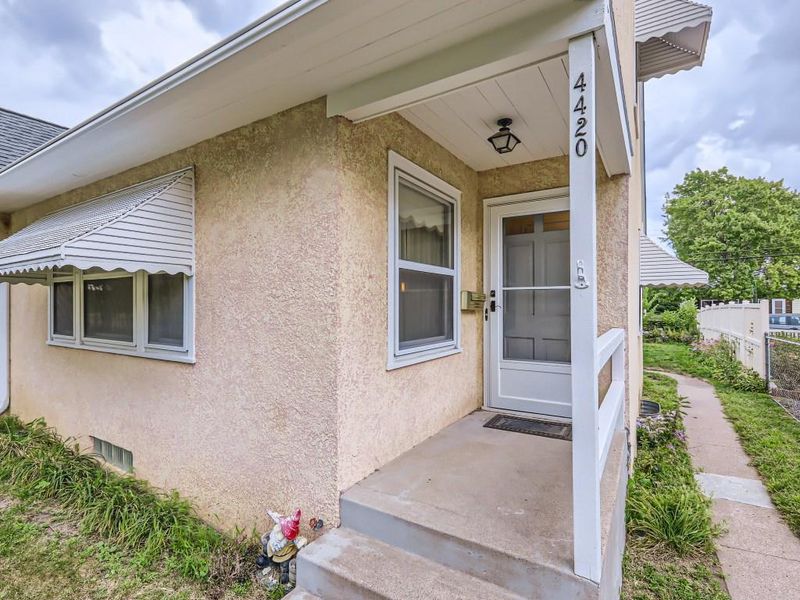 4420 Abbott Ave N, Robbinsdale, MN 55422
