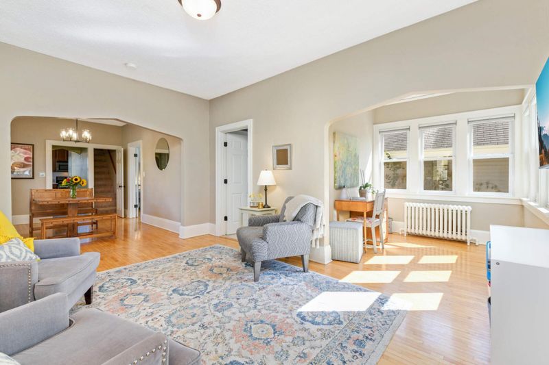 15 Winona St W, Saint Paul, MN 55107